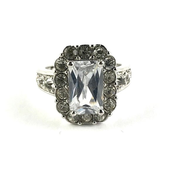 Cute Silver Tone NVC CZ Ring Size 7 - Picture 1 of 4